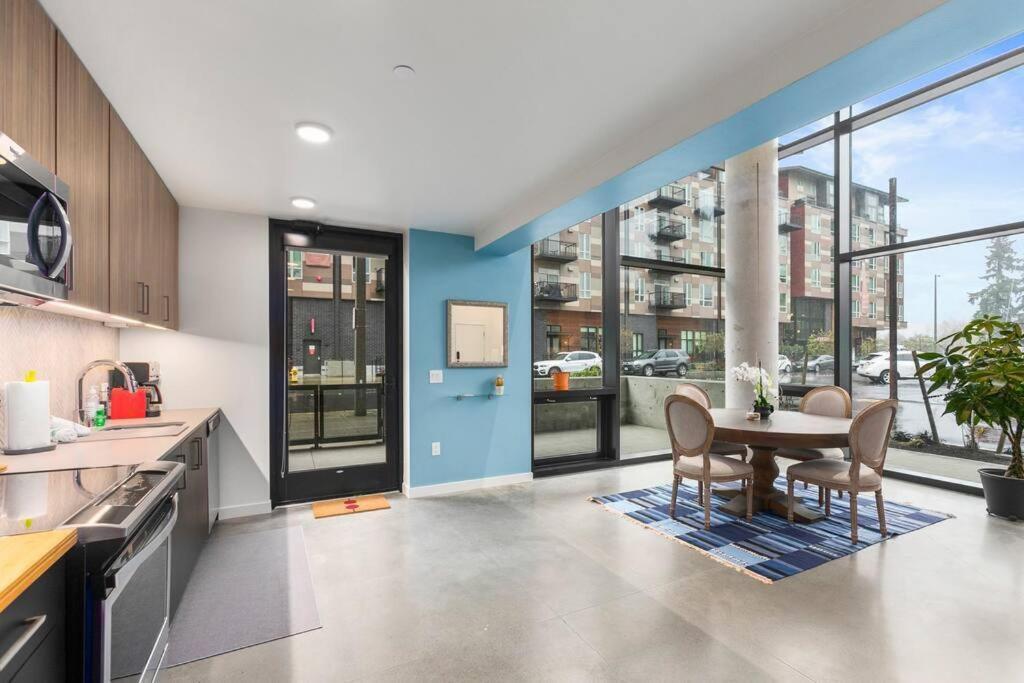 Airy And Open Corner Loft - 92 Walkscore Redmond Esterno foto