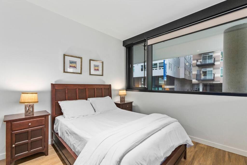 Airy And Open Corner Loft - 92 Walkscore Redmond Esterno foto